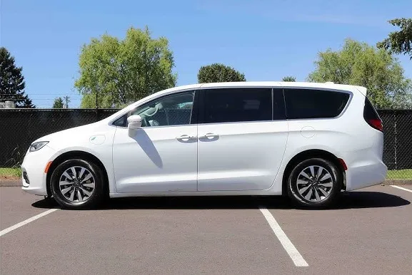 Chrysler Pacifica Touring-L